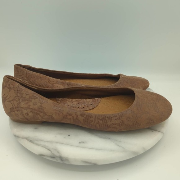 Boc Born Concepts Beige Tan Floral Flats Loafers Slip On Shoes Women's Size 9 - Picture 3 of 11